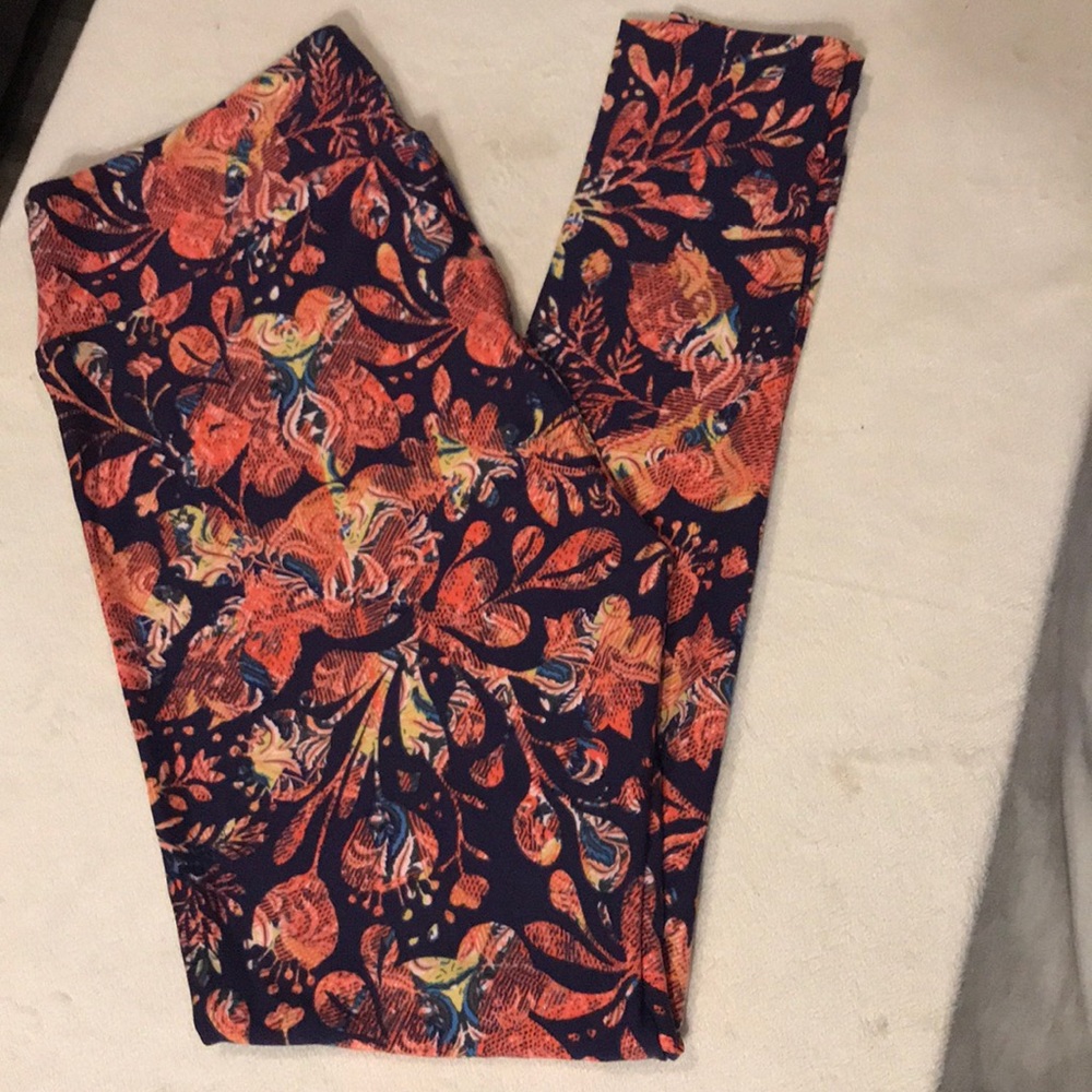 LuLaRoe Tall & Curvy leggings NWT